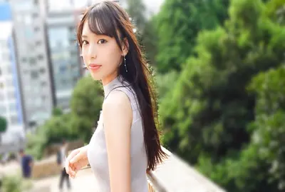 SIRO-5601 "[สไตล์อันน่าหลงใหลอย่างเหลือเชื่อ] ร่างกายสุดเย้ายวนของเธอที่ผ่านการฝึกฝนจากการเล่นบาสเกตบอล จะทำให้คุณติดใจ! บั้นท้ายอันงดงามของเธอสั่นไหวระหว่างการใช้นิ้ว และเธอยังถึงจุดสุดยอดเป็นครั้งแรก คุณจะหยุดตื่นเต้นไม่ได้! [ถ่ายทำครั้งแรก] บนอินเ